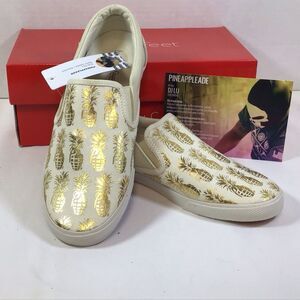 Bucket Feet Shoes Women's Pineappleade Cream Gold Slip On Sneakers Size 8 NEW